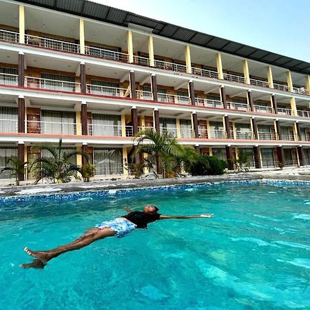 Royal Villa Beach Resort Govind Nagar Exteriör bild